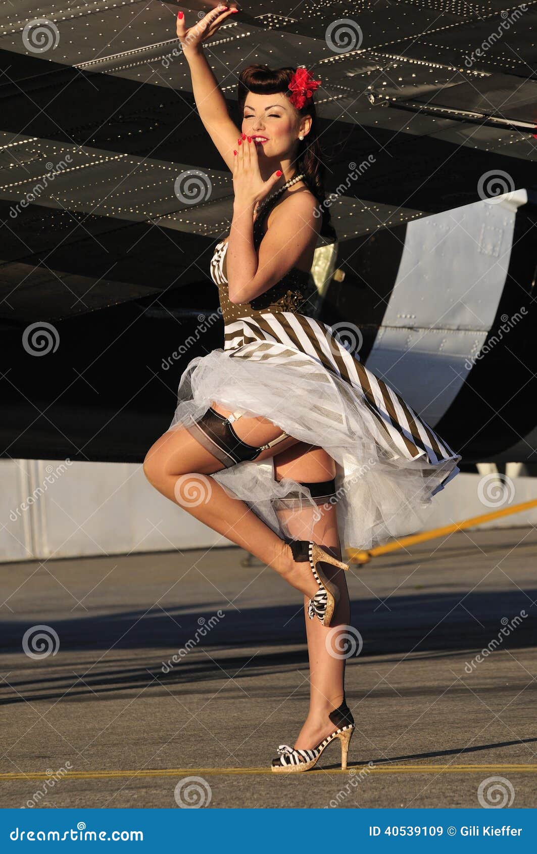 1940's Pin Up Girl Blowing A Kiss Stock Photo - Image: 40539109