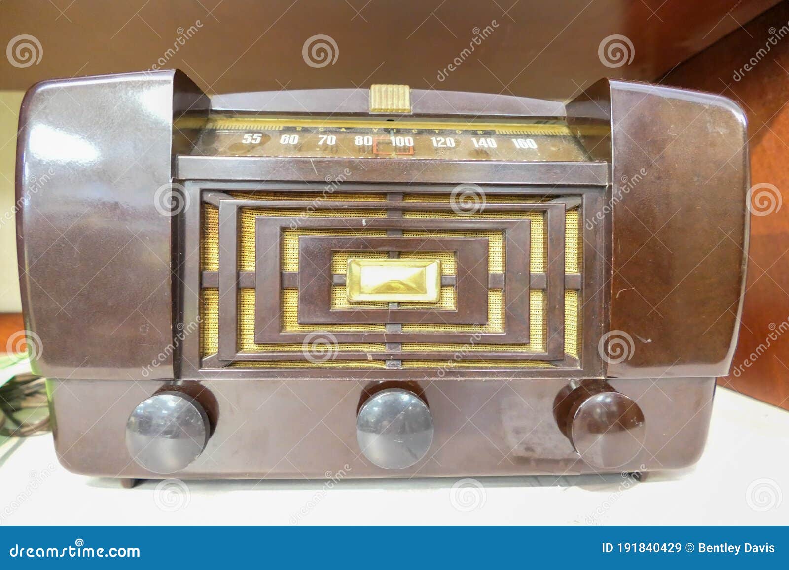 1940s Vintage Bakelite Radio Stock Image - Image of decoration, retro:  191840429