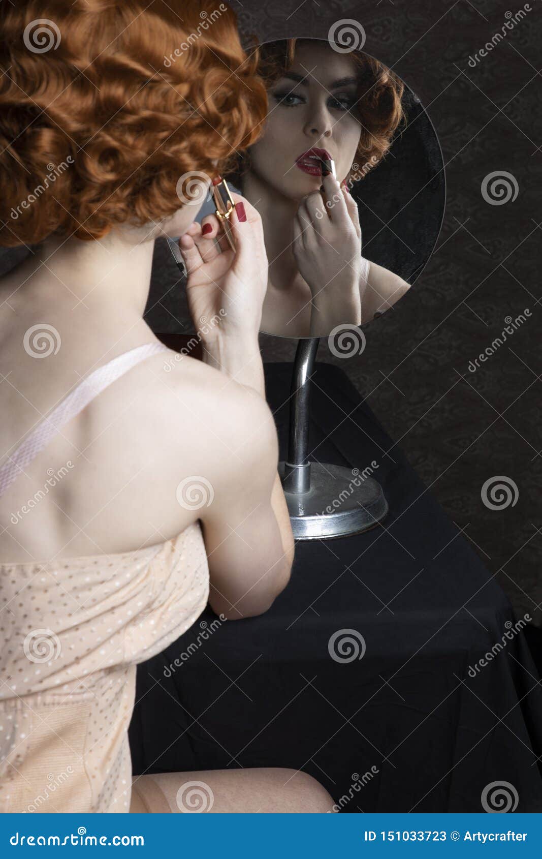 https://thumbs.dreamstime.com/z/s-woman-girdle-stockings-doing-her-makeup-151033723.jpg