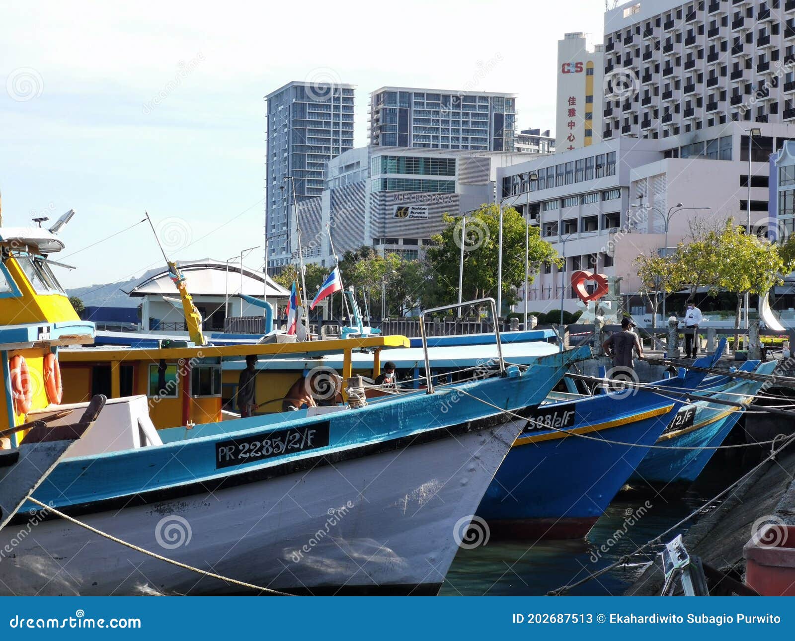 Waterfront todak Makan seafood