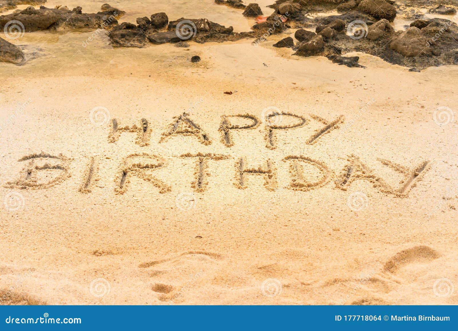 2 Signe De Plage De Joyeux Anniversaire Photos Libres De Droits Et Gratuites De Dreamstime 2 Signe De Plage De Joyeux Anniversaire Photos Libres De Droits Et Gratuites De Dreamstime