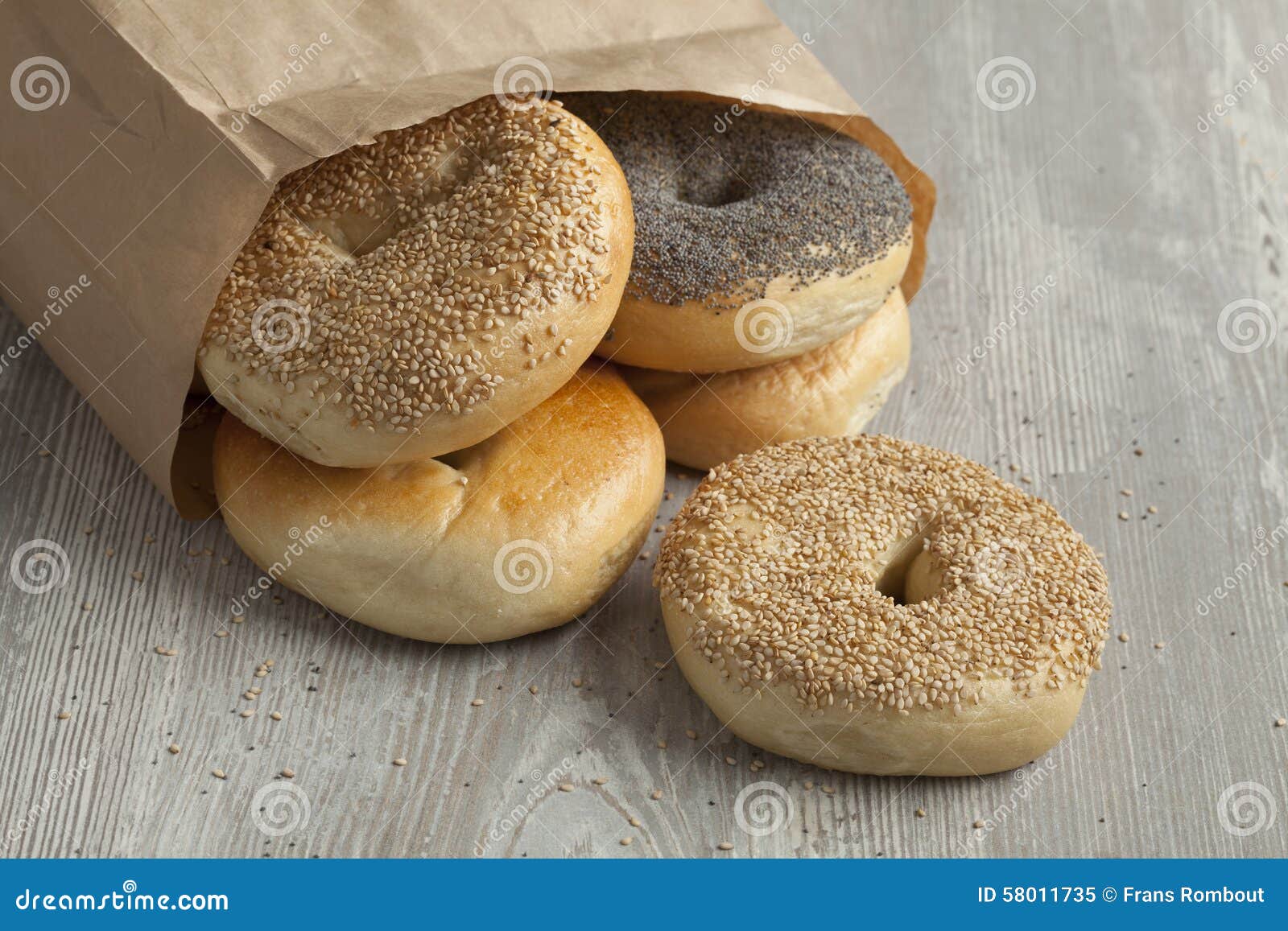 Saco De Papel Com Bagels Frescos Imagem de Stock Imagem de judeu
