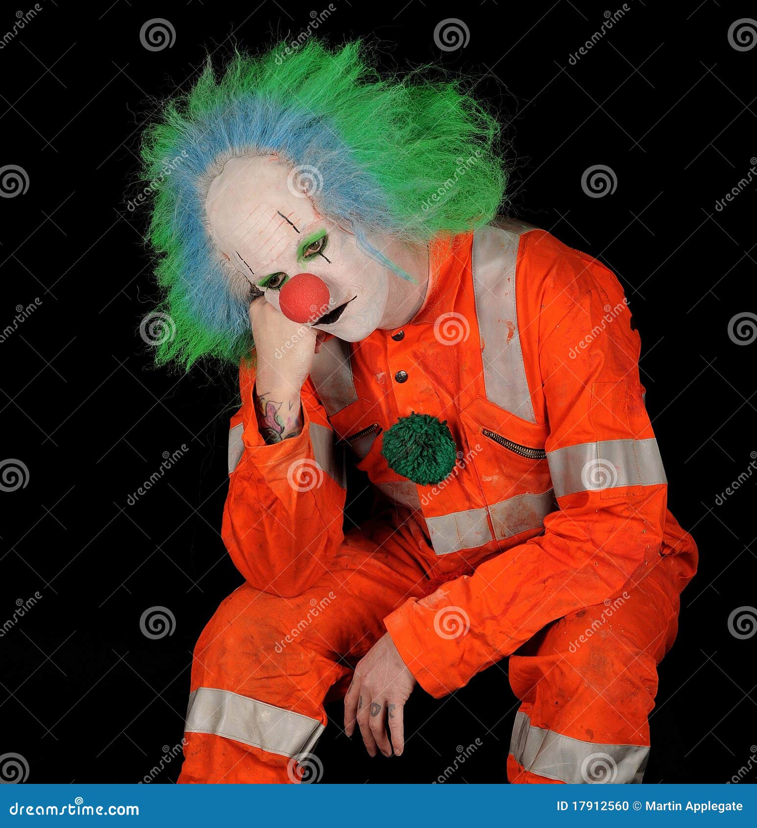 sad-clown-black-background-17912560.jpg