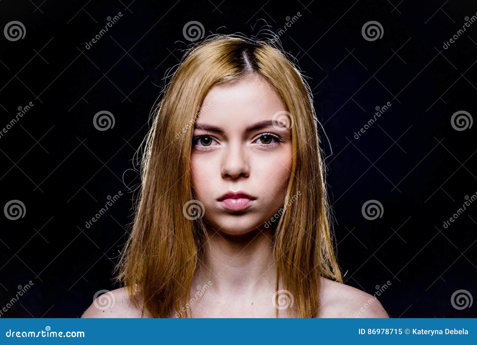 Sad Girl With Brown Eyes. The Blonde With Short Hair. She Looks Straight  Into The Camera. Gentle Make-Up Stock Image - Image Of Features, Blonde:  86978715