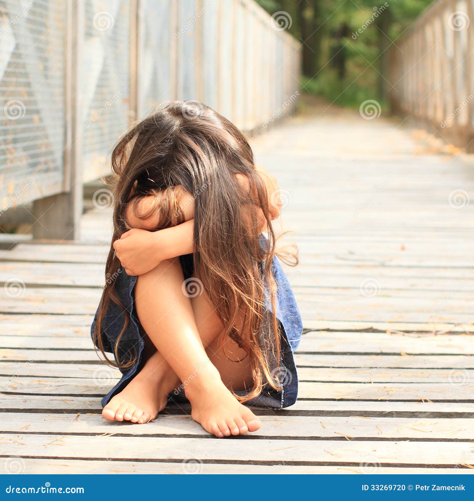 1 197 Sad Girl Barefoot Photos Free Royalty Free Stock Photos From Dreamstime