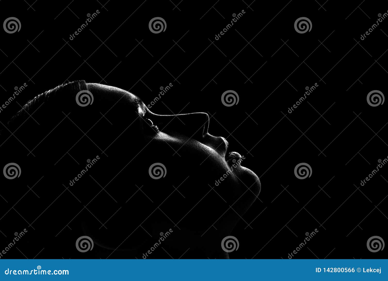 Sad female profile silhouette on fotografías e imágenes de alta resolución  - Alamy