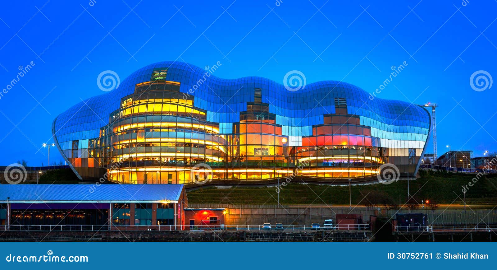 Sage Gateshead imagen de archivo. Imagen de arco, elegante 30752761