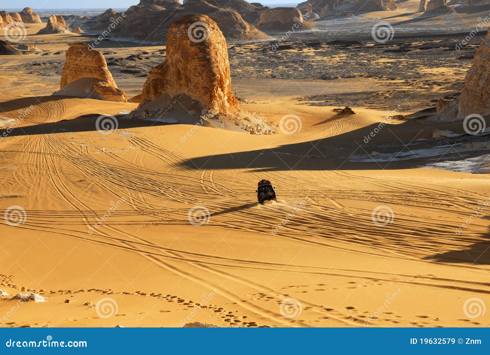 sahara, the road in the desert