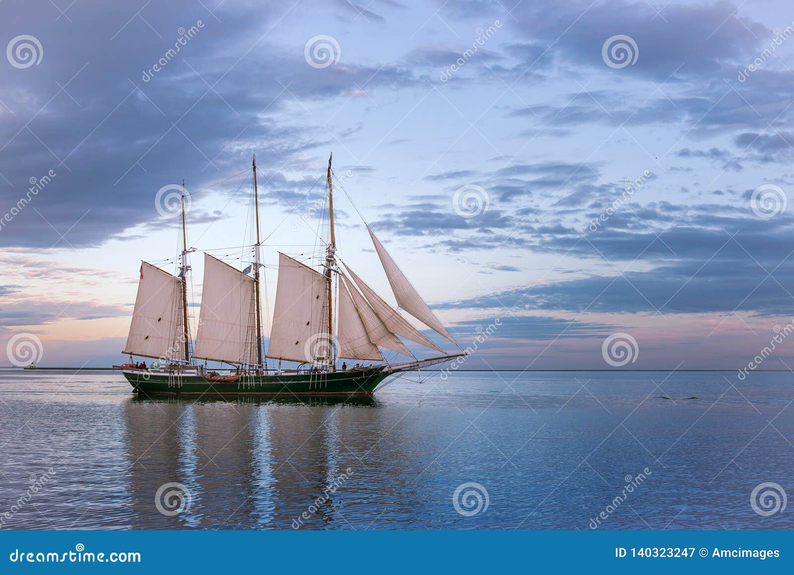 sailboat rides in milwaukee