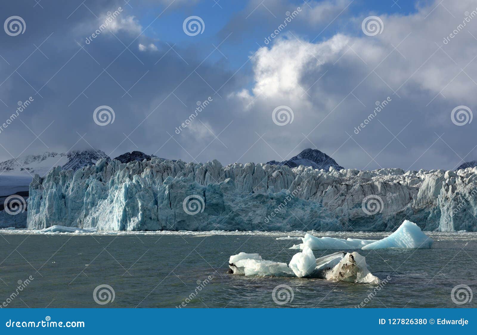 glaciers of svalbard / spitsbergen