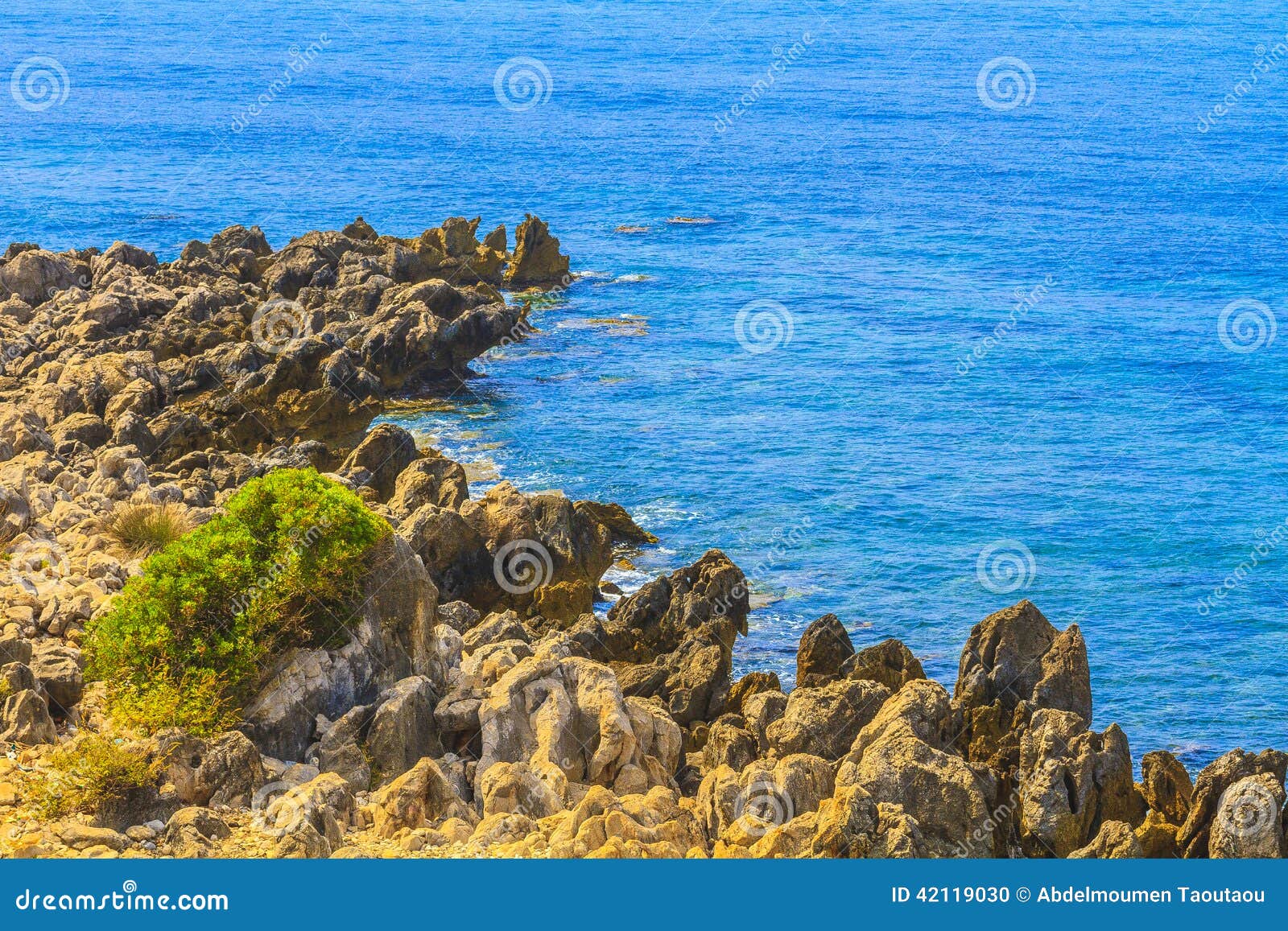 Saillie photo stock. Image du saleté, été, plage, montagne 42119030