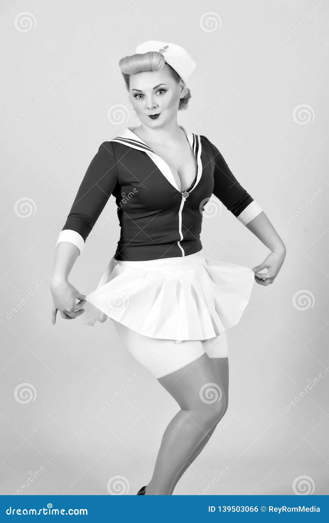 Vintage sailor pin up girls-pics and galleries