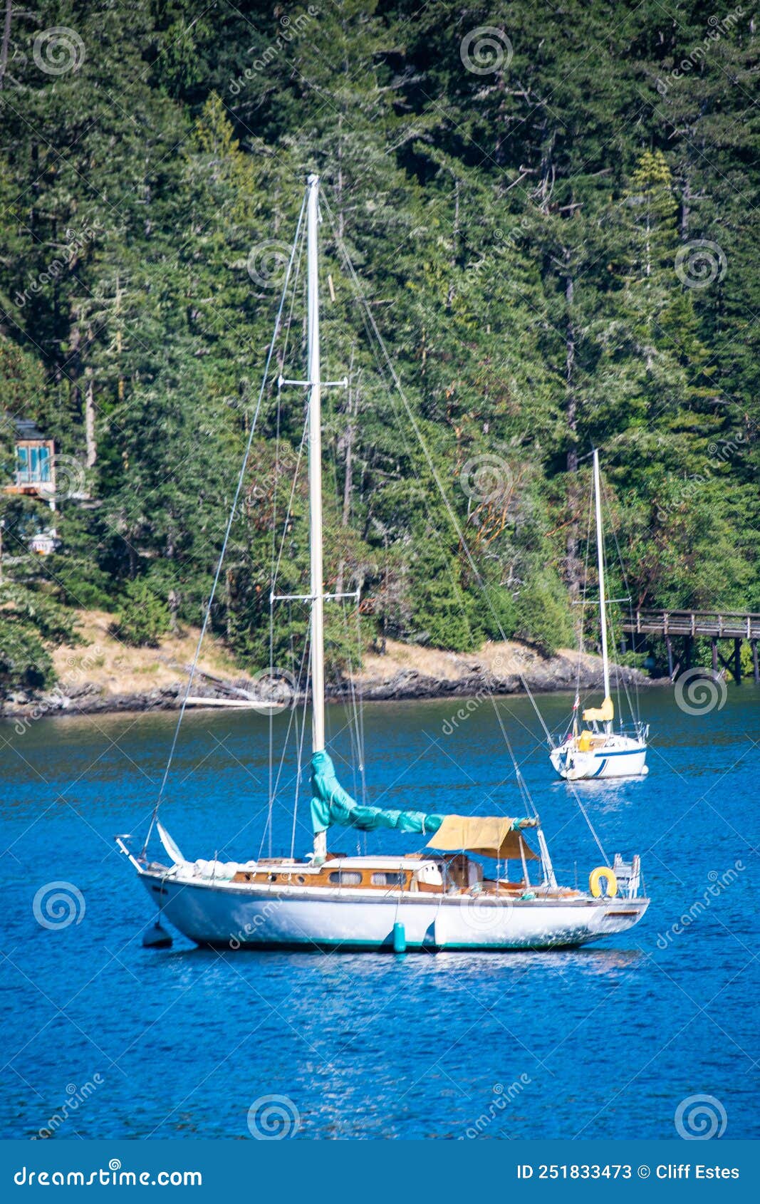 Sailsboat on mooring buoy editorial stock photo. Image of sound 251833473
