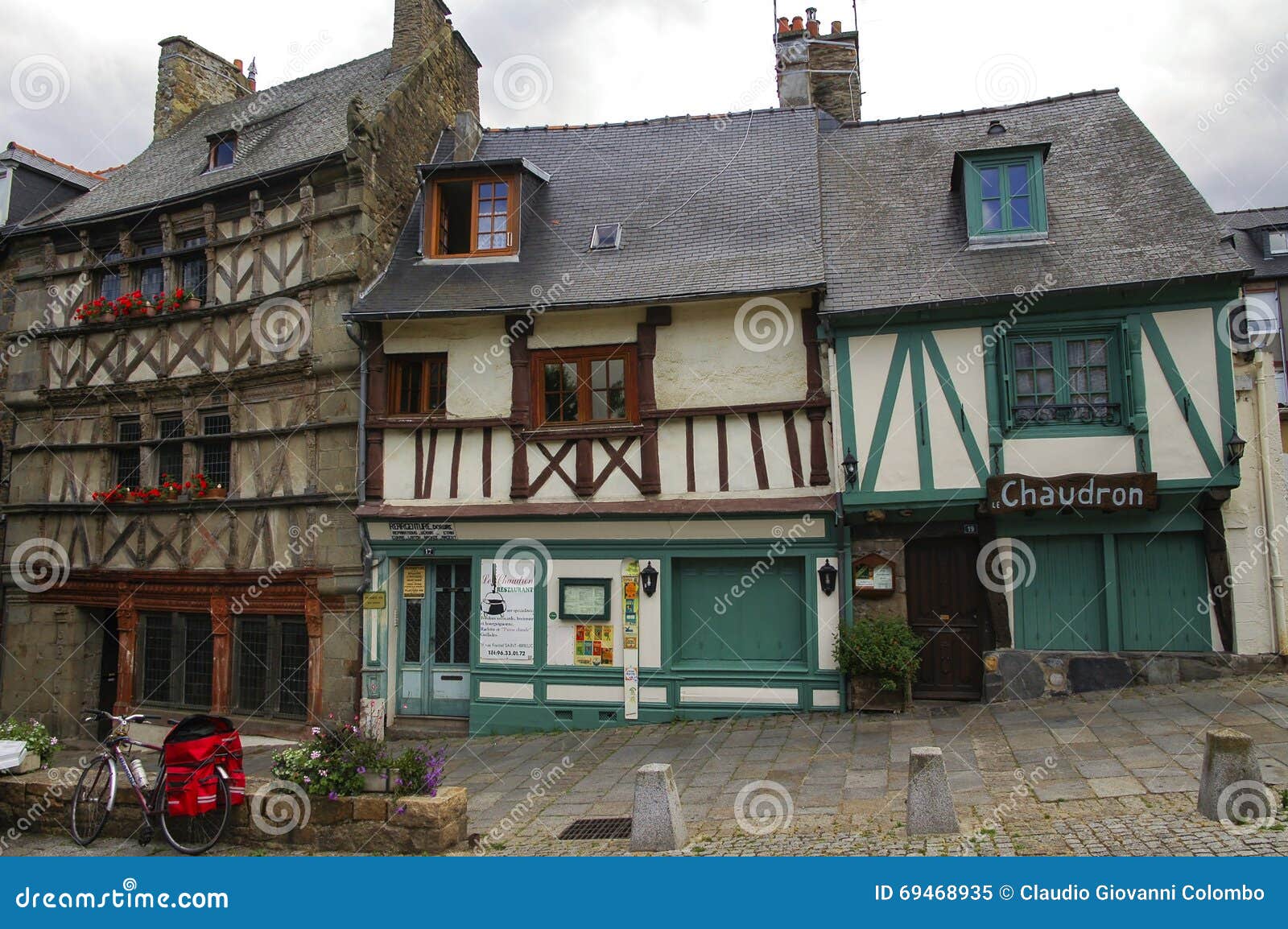 Saint Brieuc (la Bretagne) Maisons à Colombage Image éditorial Image du couleur