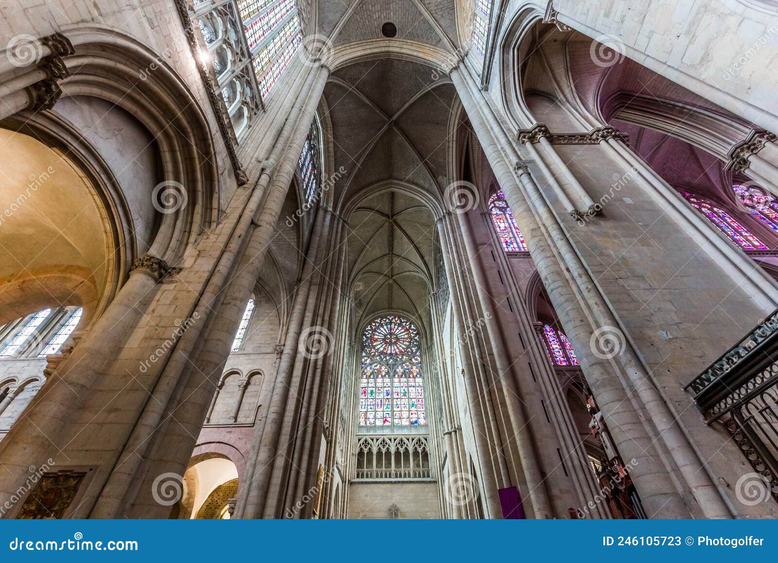 Saint Julian Catedral Le Mans Sarthe Francia Foto de archivo editorial -  Imagen de romano, catedral: 246105723