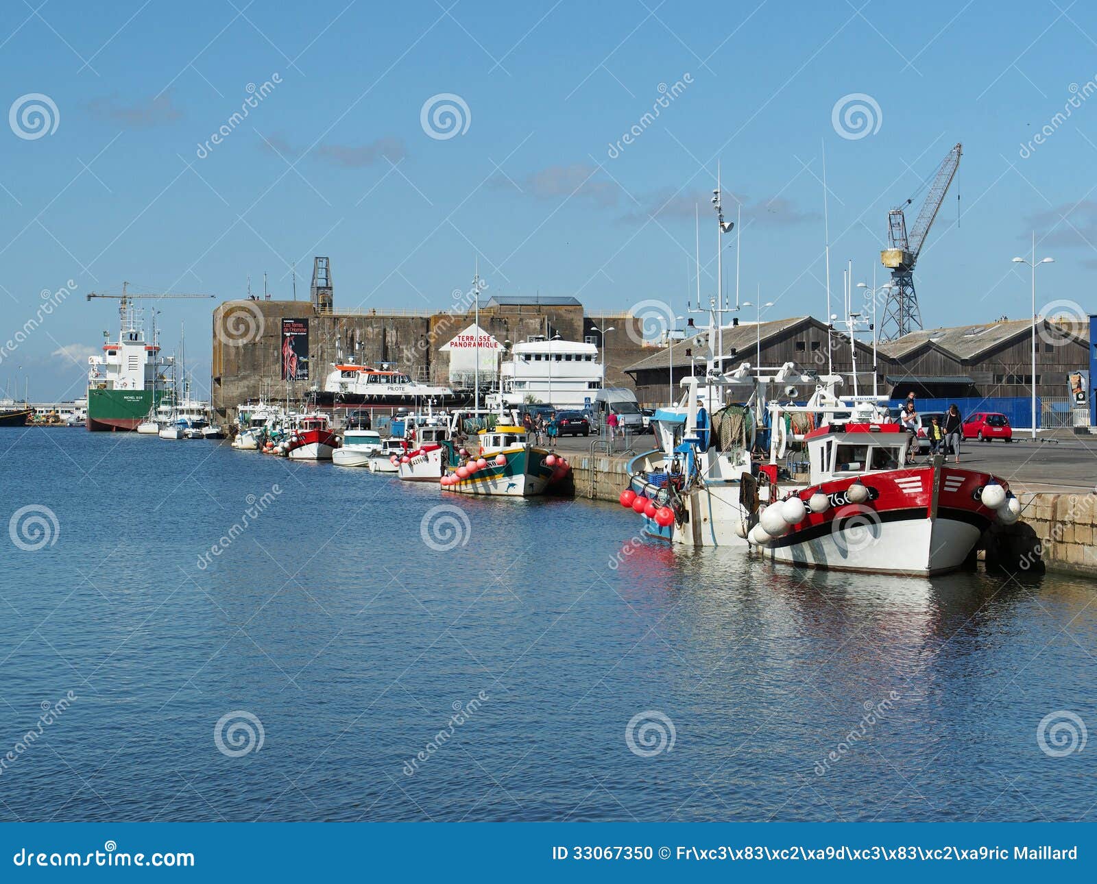 Saint Nazaire, Francia - Agosto De 2013, Puerto Con Los Barcos De Pesca Imagen editorial - Imagen de base, santo: 33067350 Saint Nazaire, Francia - Agosto De 2013, Puerto Con Los Barcos De Pesca Imagen editorial - Imagen de base, santo: 33067350