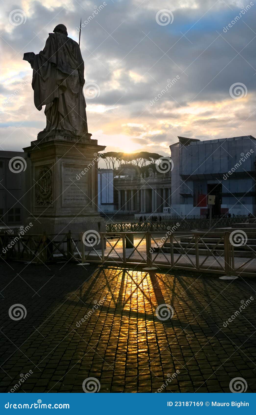 saint peter square at dawn - rome - italy