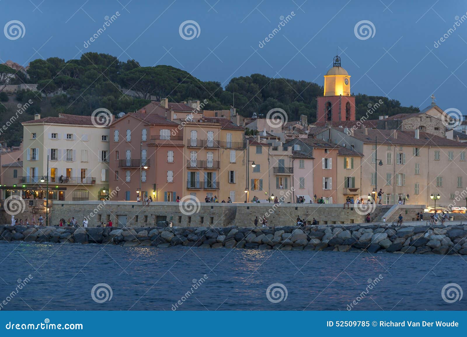 Saint Tropez nachts redaktionelles bild. Bild von stadtbild - 52509785