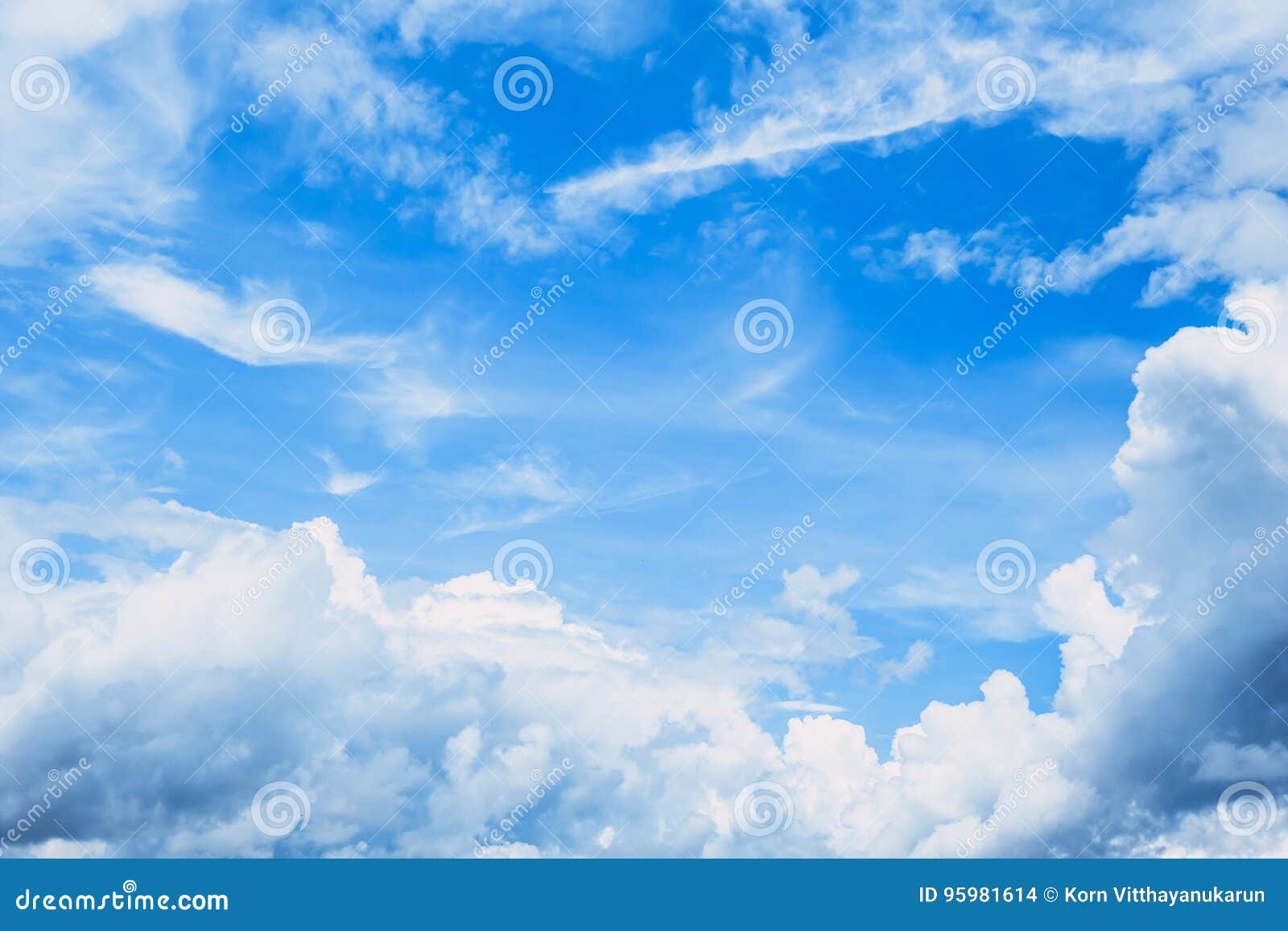 Saison D Ete De Nuage De Ciel Bleu De Paradis Photo Stock Image Du Nuageux Jour