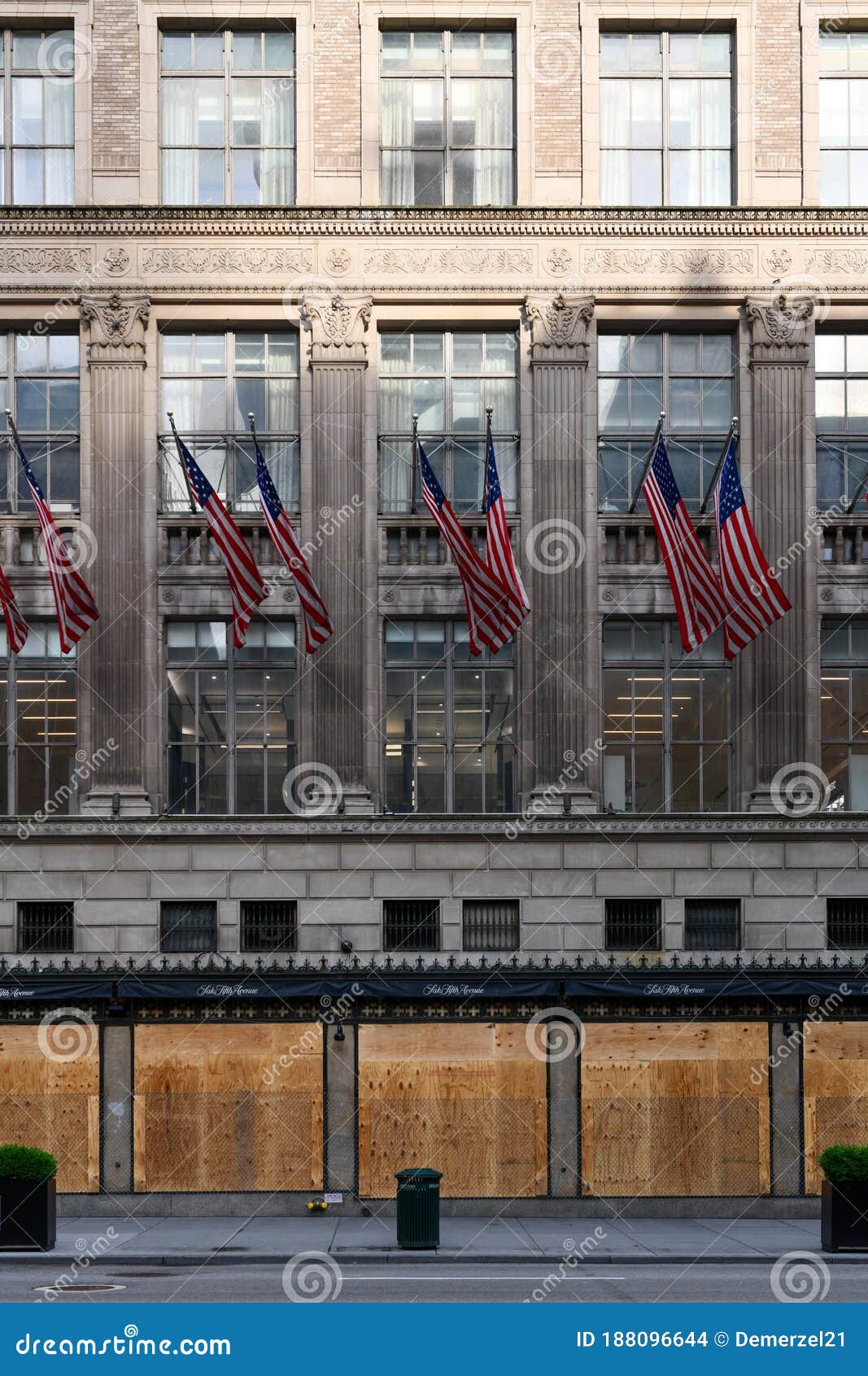 Saks Fifth Avenue - New York City Editorial Stock Image - Image of ...