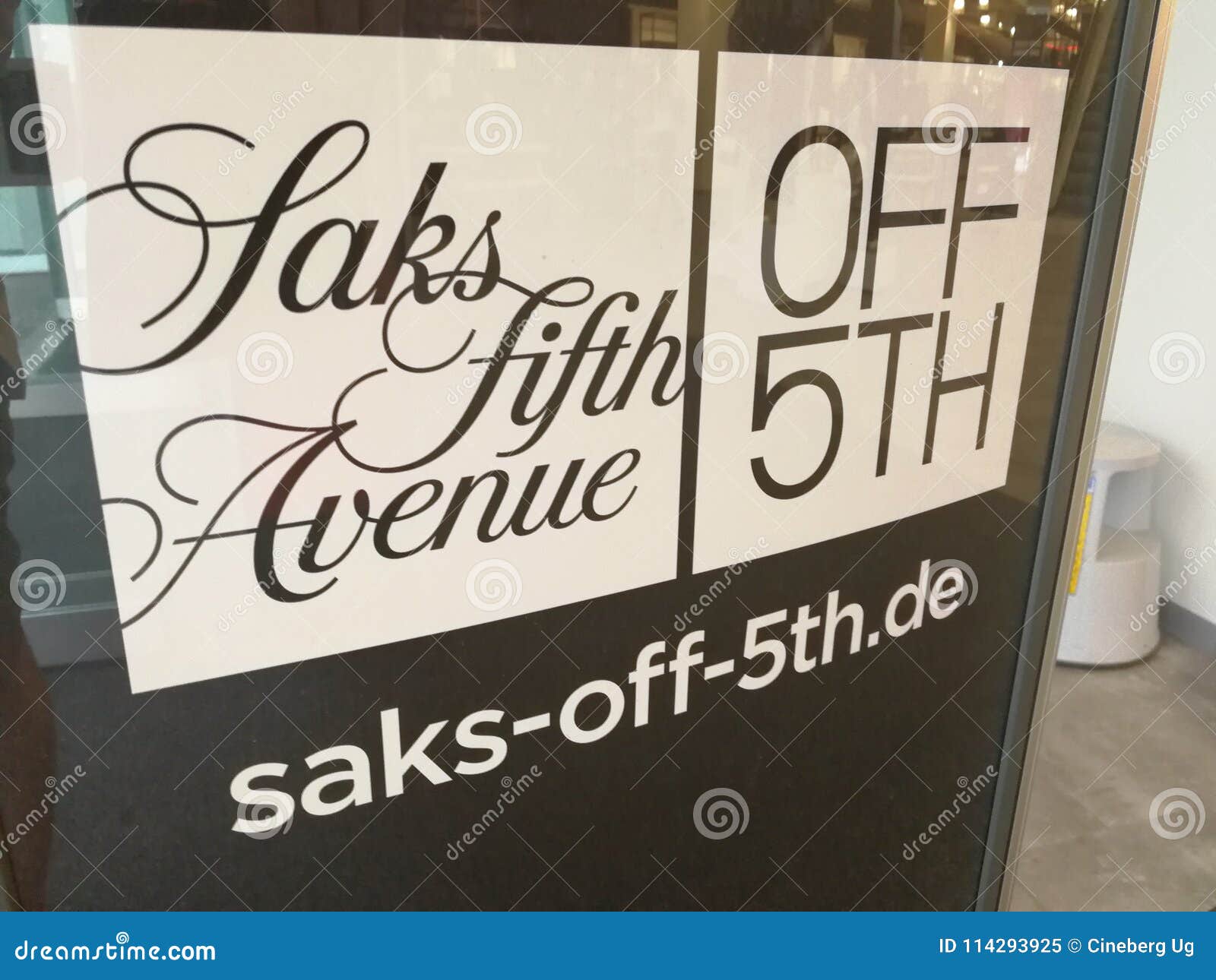 Saks Fifth Avenue Off 5th - Miami, FL