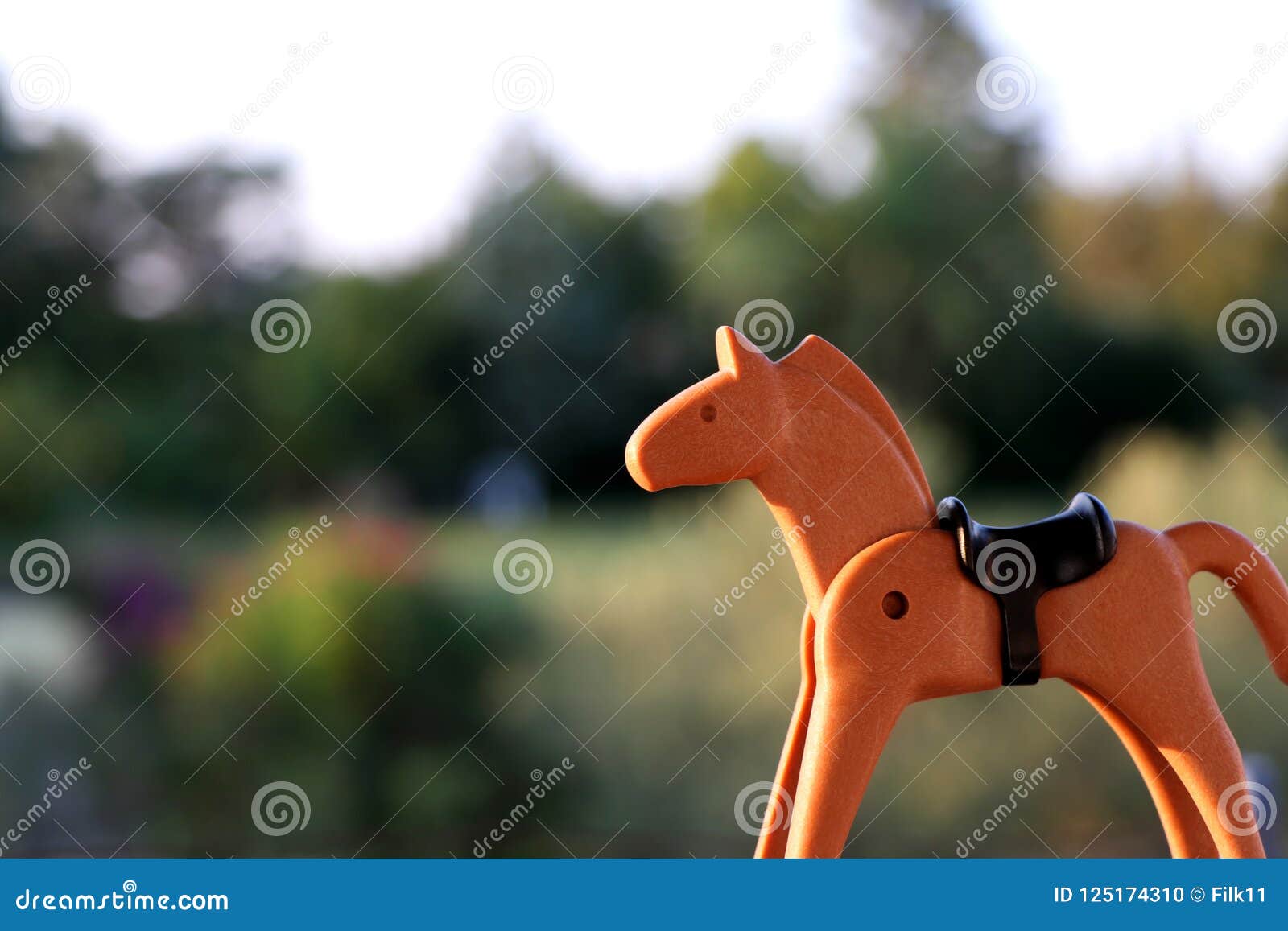 Salónica, Grecia - 2 De Septiembre De 2018: Caballo De Brown, Figura Del Playmobil Imagen editorial - Imagen de salónica, grecia: 125174310