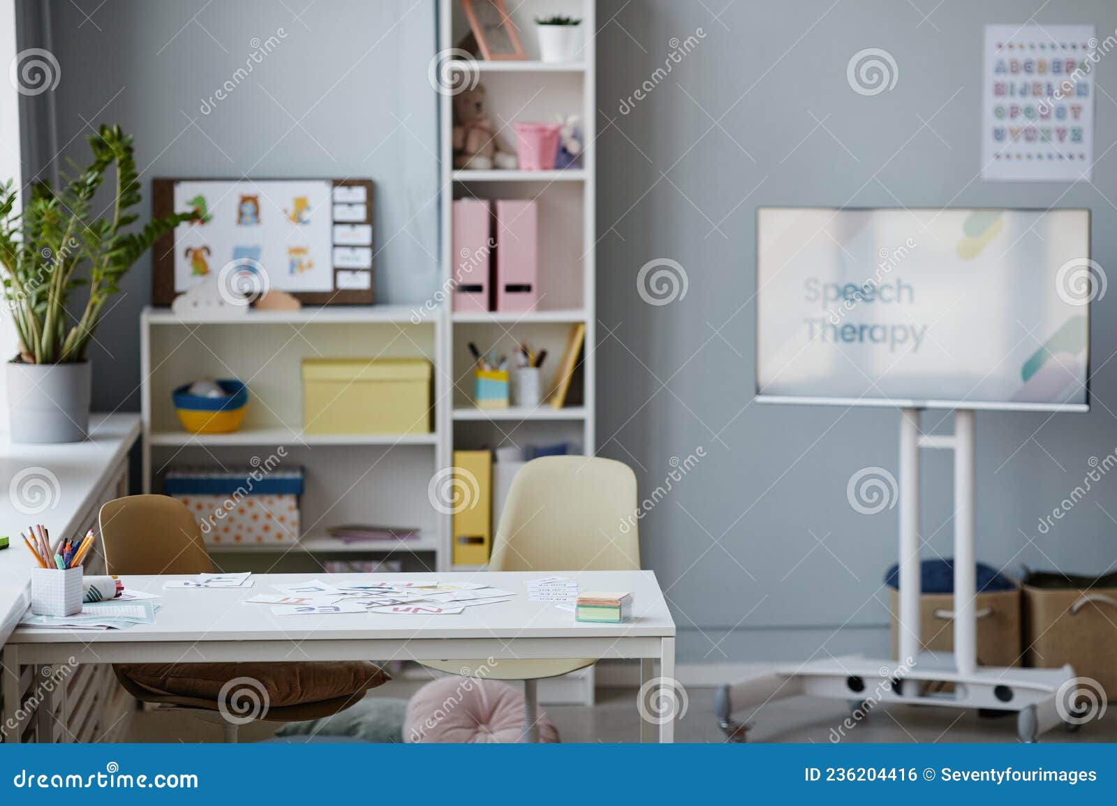 Sala De Aula De Inglês Na Escola Foto de Stock - Imagem de mesa