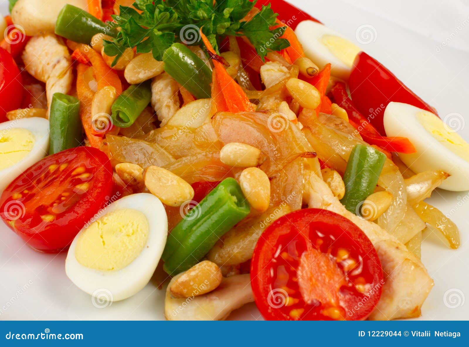 salad with vegetables and chiken