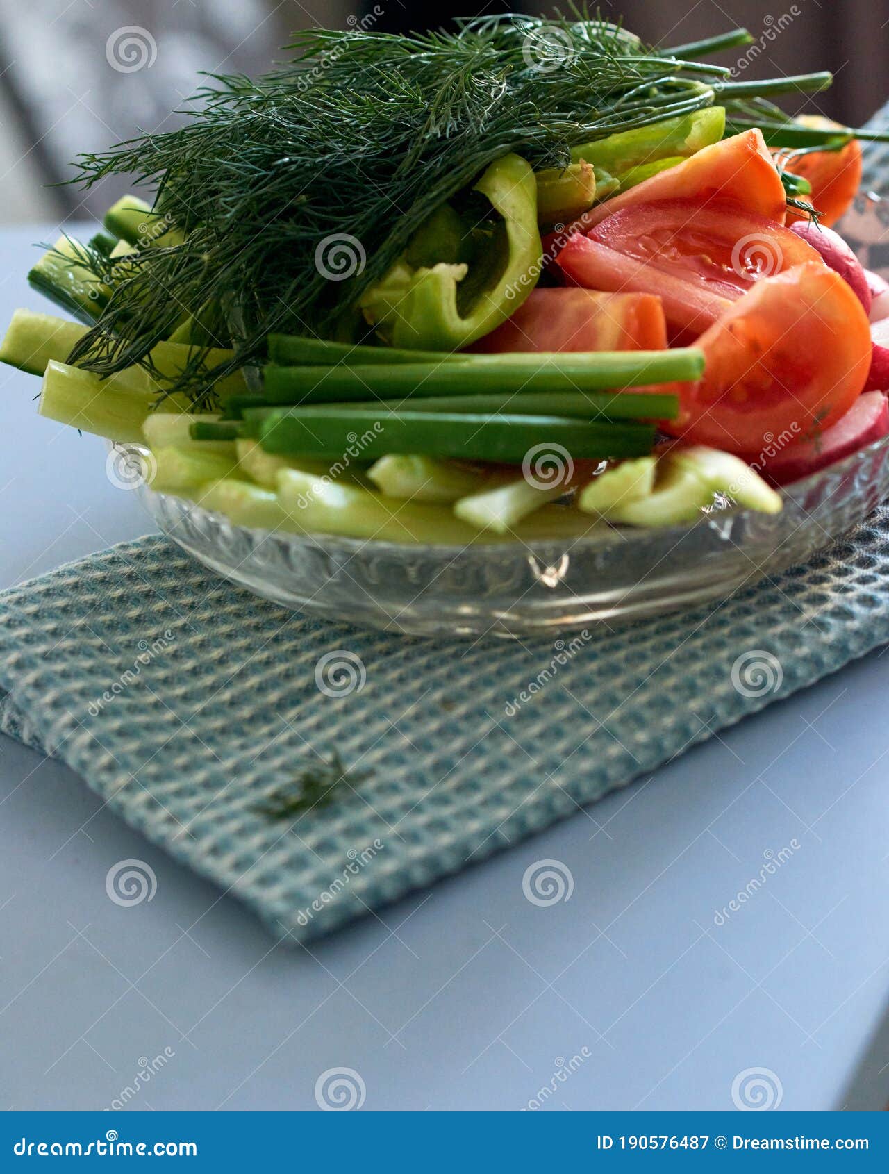 Mélanger Les Légumes Et Les Aliments Isolés Sur Fond Gris
