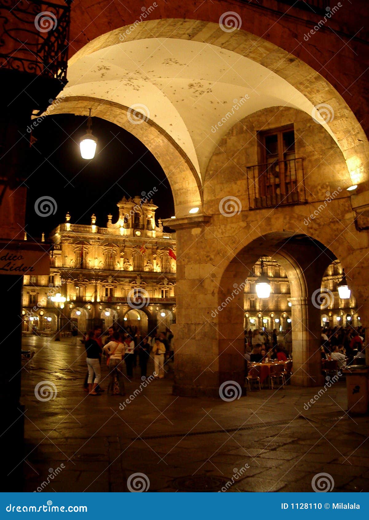 salamanca at night