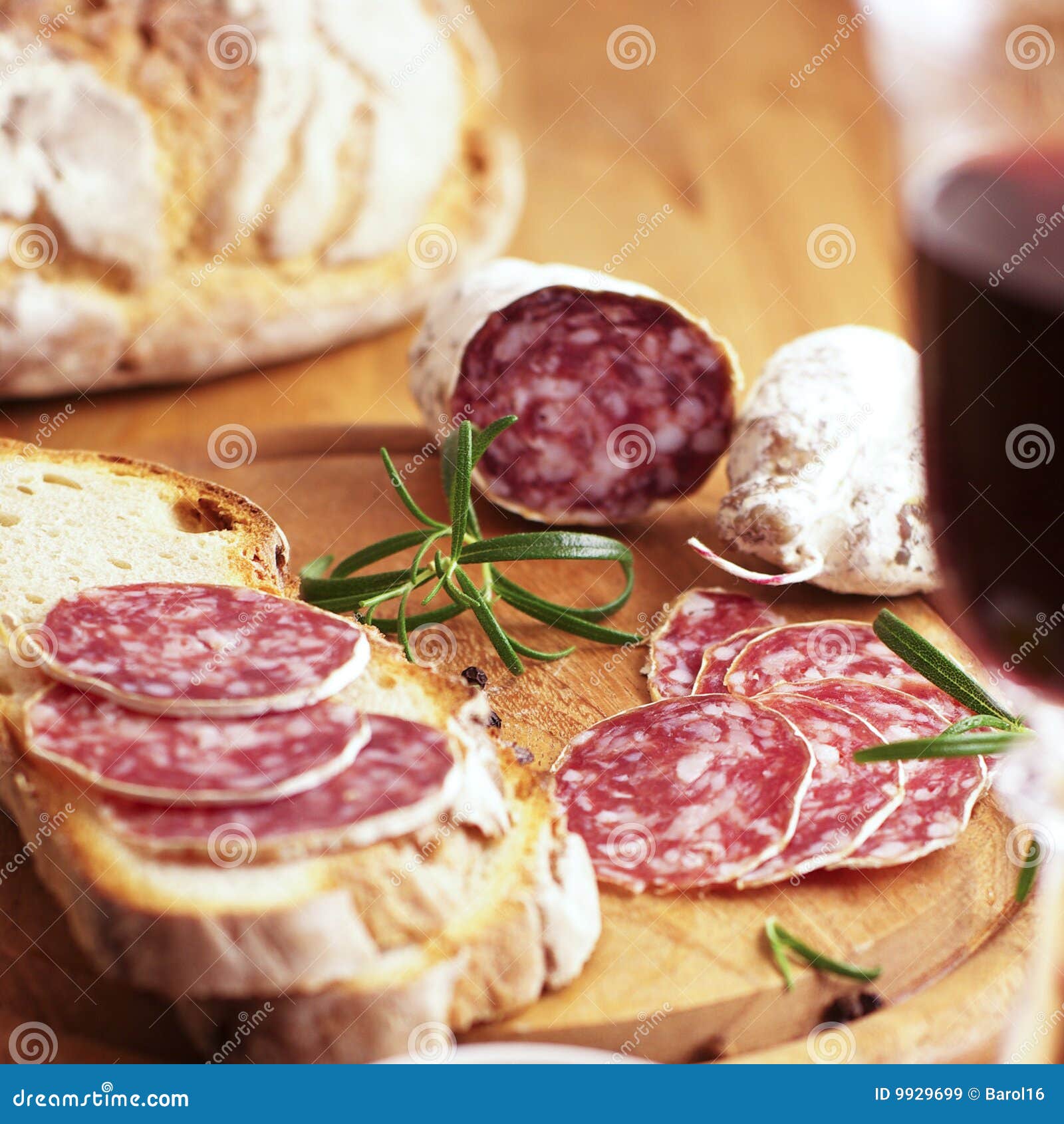 Salami francés imagen de archivo. Imagen de rojo, cocina 9929699