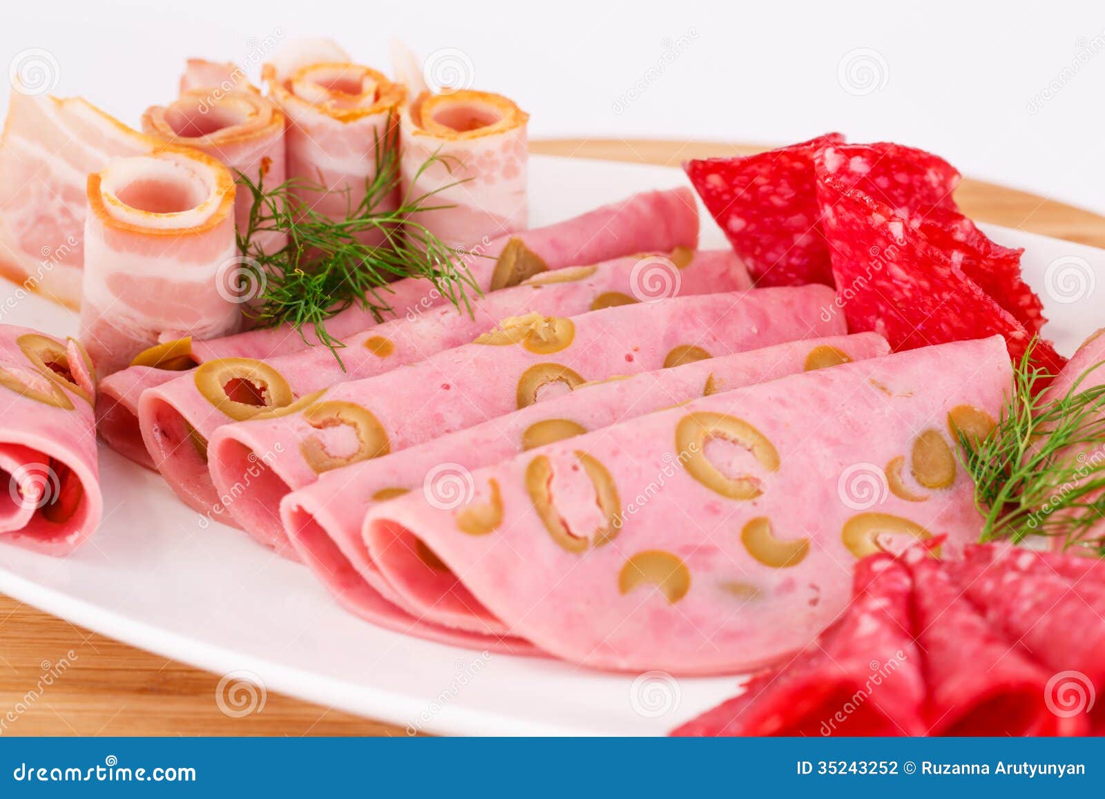 Salami, mortadela y tocino foto de archivo. Imagen de carne 35243252