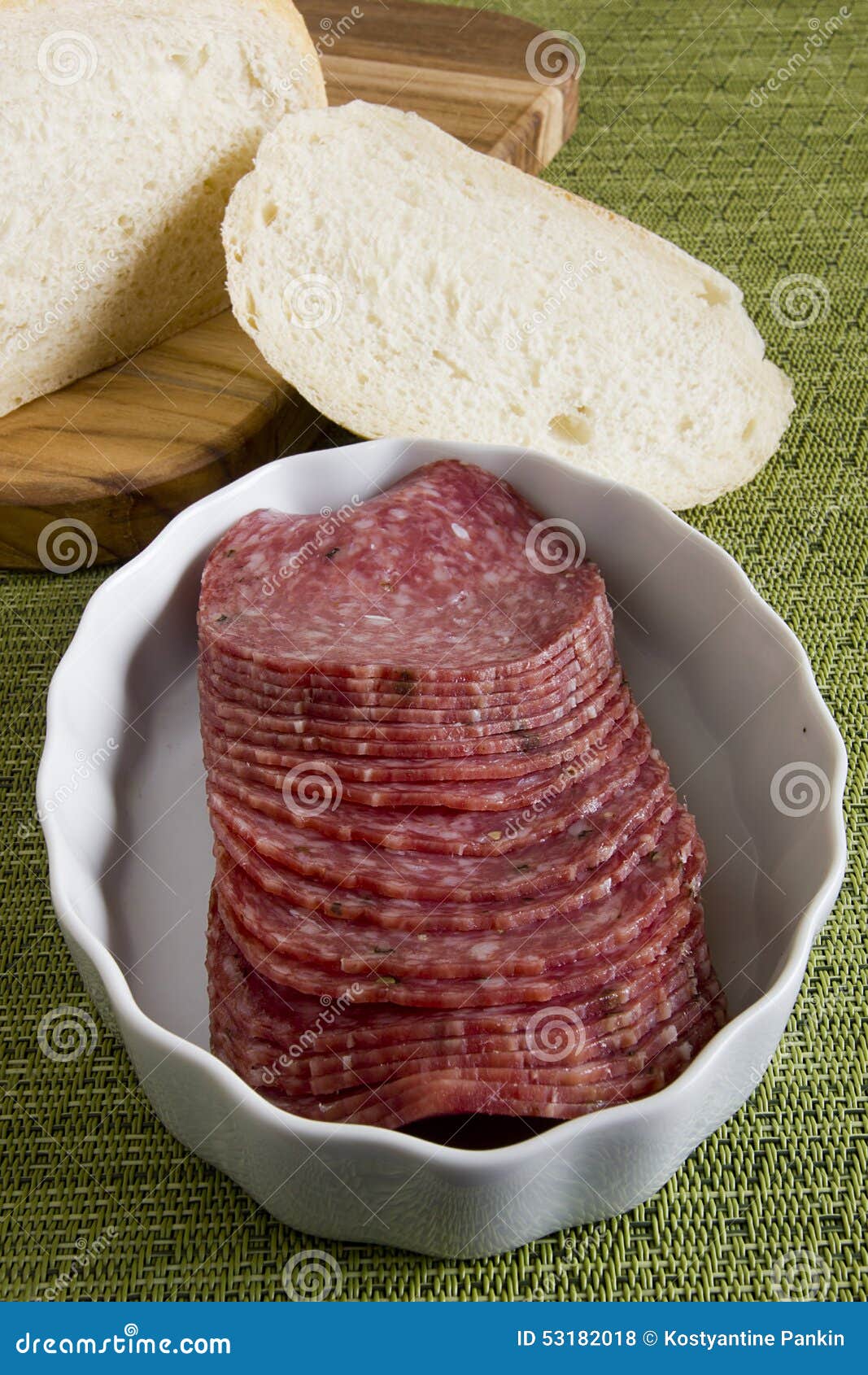 Salamiworst stock foto. Image of rood, sandwich, gerookt 53182018