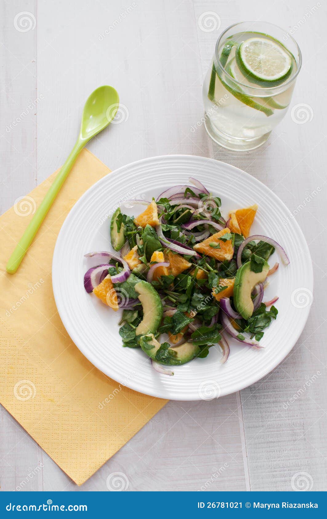 Salat Mit Zwiebel, Brunnenkresse, Avocado Und Orangen Stockbild - Bild ...