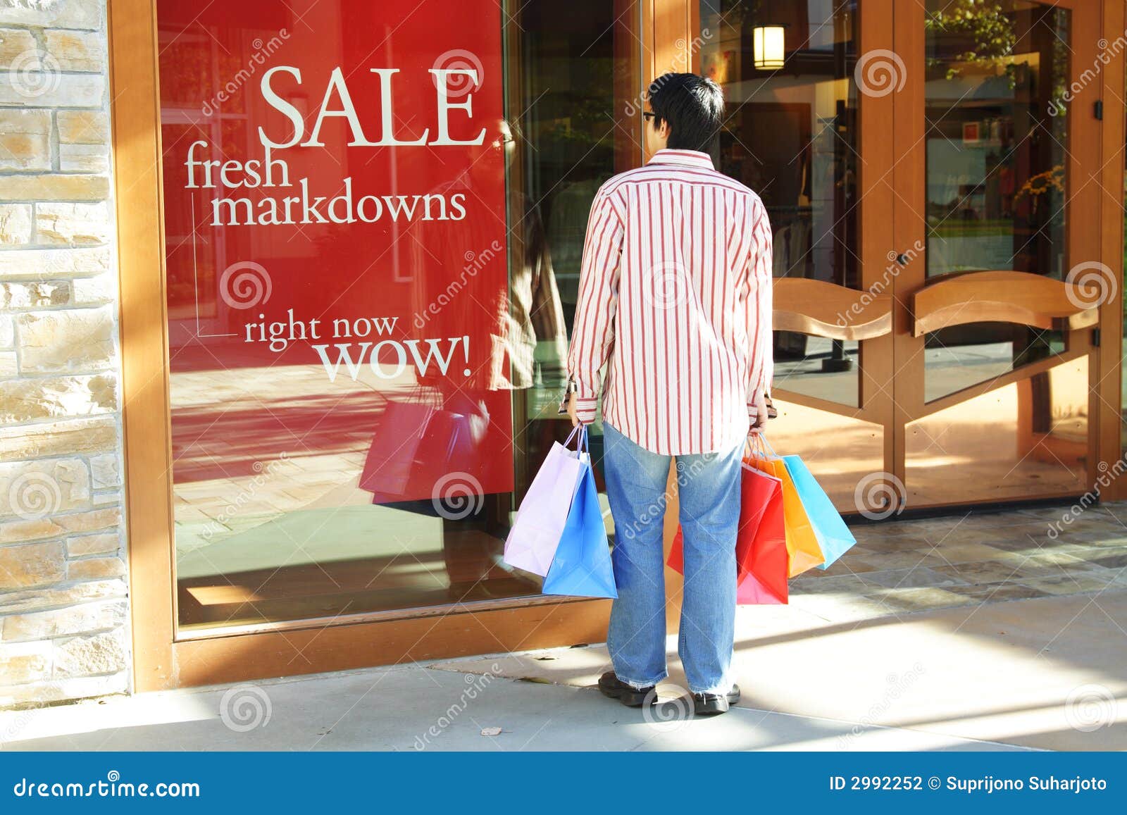 27,589 Outlet Mall Sale Stock Photos - Free & Royalty-Free Stock Photos  from Dreamstime