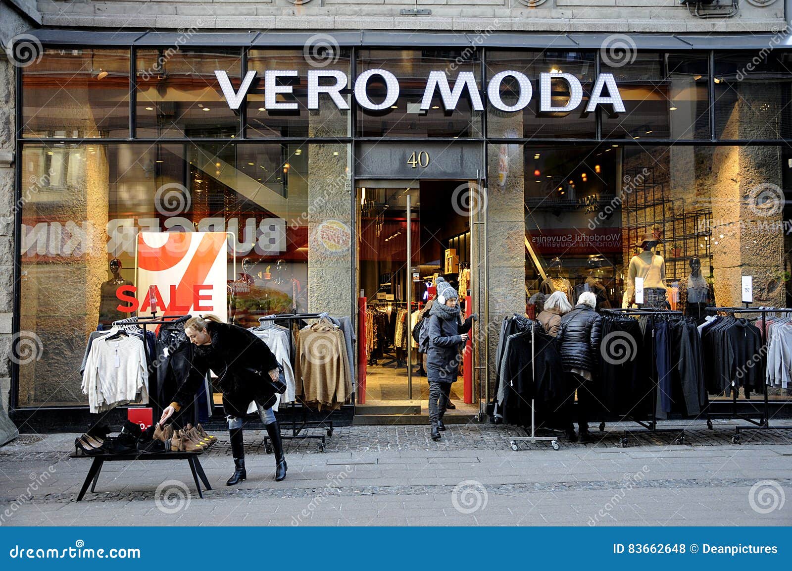 Sale at vero store editorial stock of shoppers - 83662648