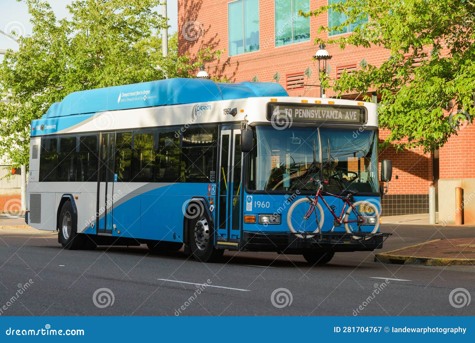 Salem Area Mass Transit District Cherriots Bus Service Downtown salem-area-mass-transit-district-cherriots-bus-service-downtown