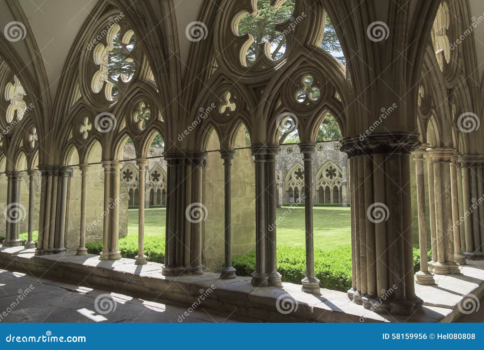 salisbury cathedral cloister with courtyard