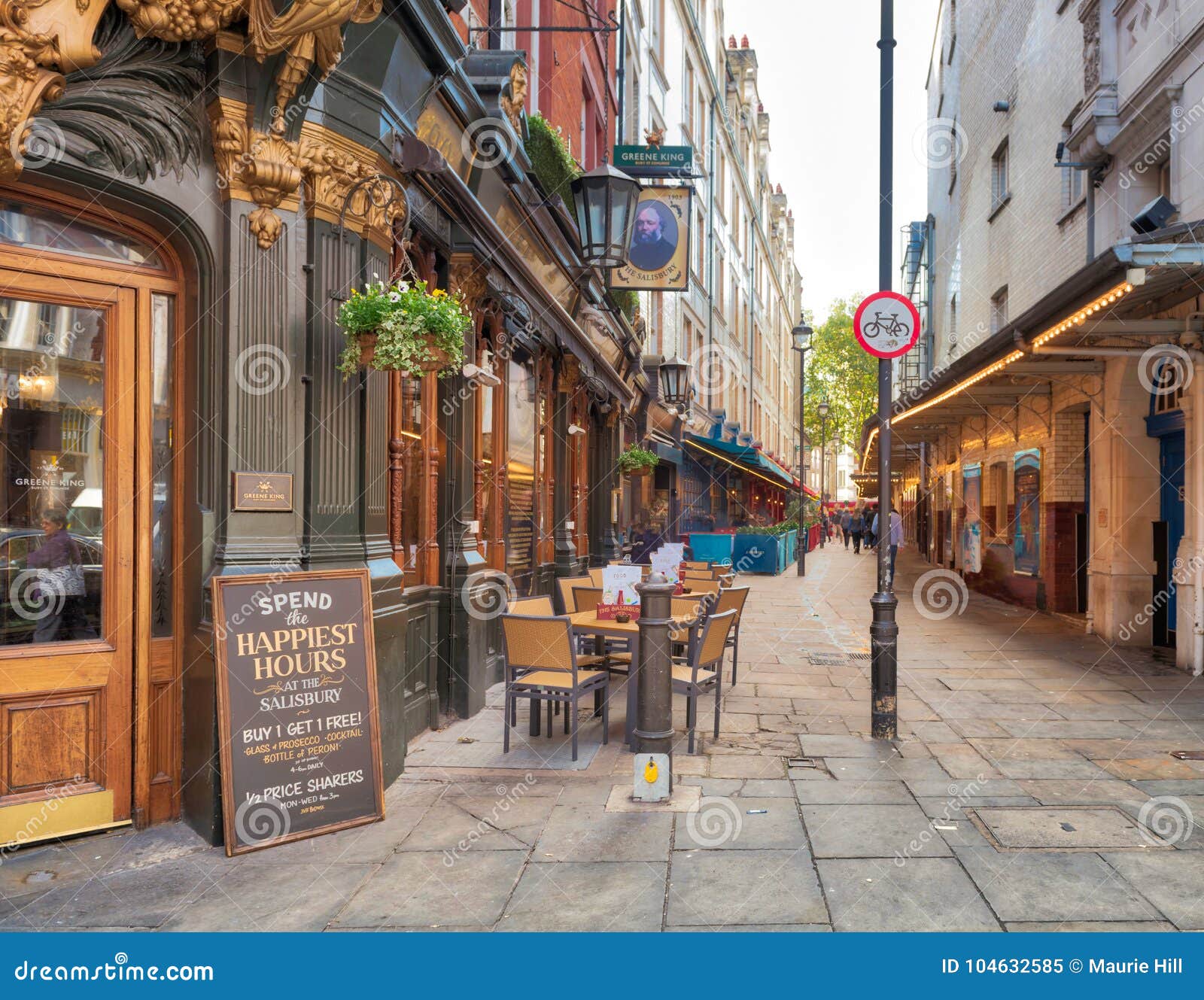 Saint Martins Lane London editorial image. Image of england - 104632585