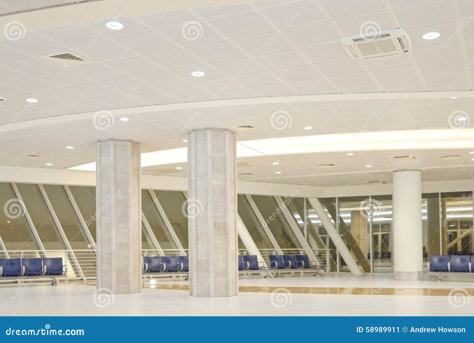 Salle d'attente d'aéroport photo éditorial. Image du salle 58989911