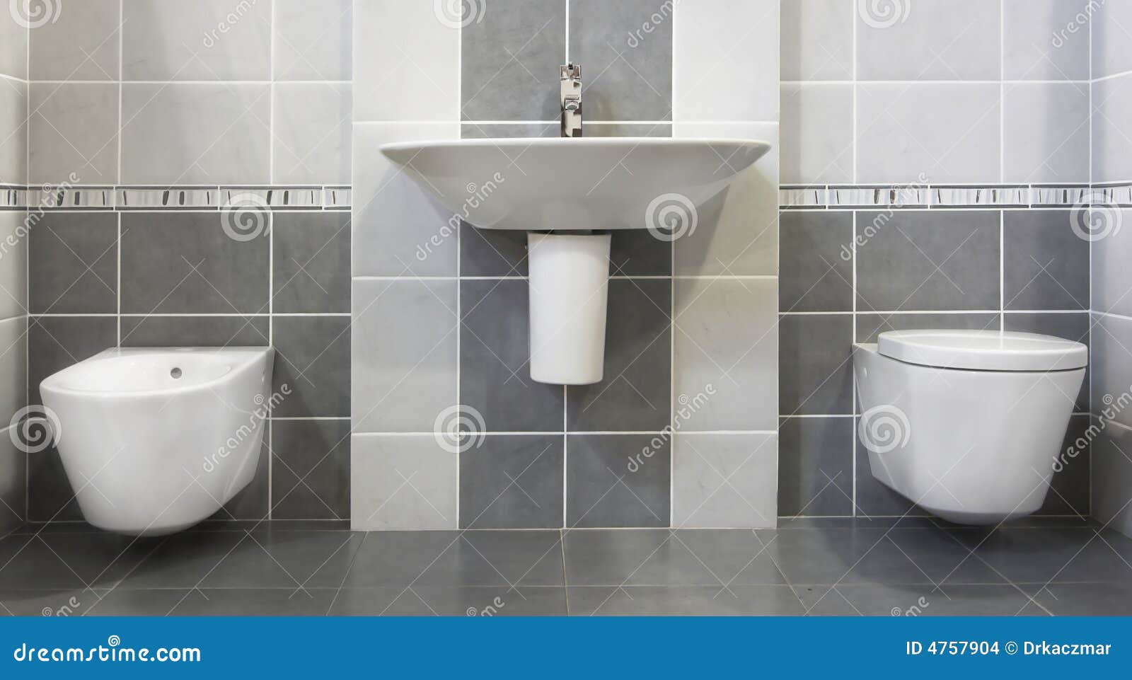 Salle de bain contemporaine grise – lombards