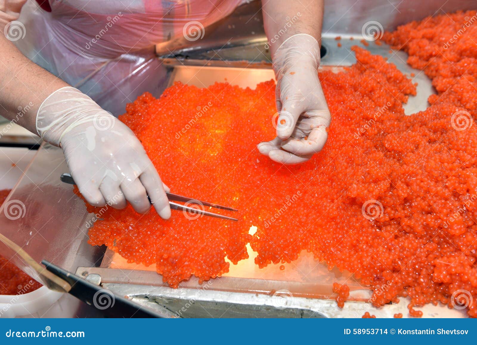 https://thumbs.dreamstime.com/z/salmon-caviar-preparing-fishing-processing-plant-58953714.jpg