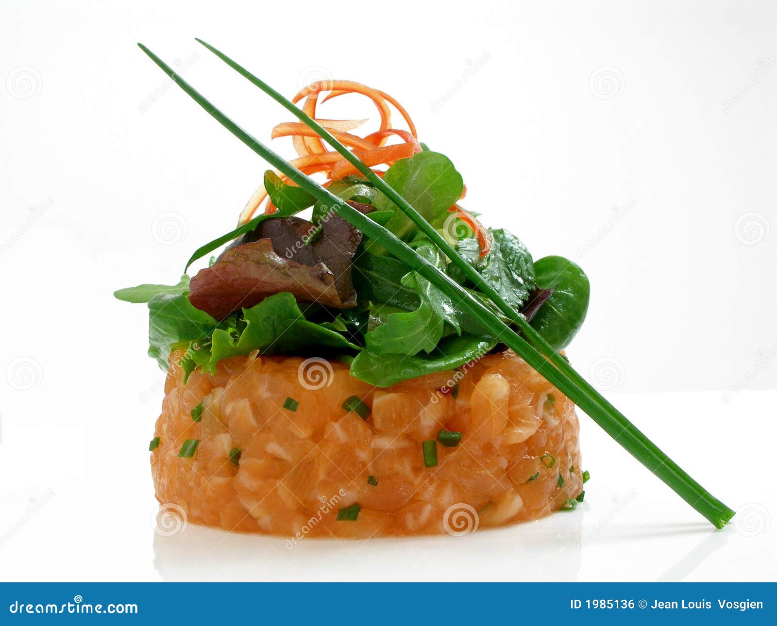 salmon tartar with salad 2