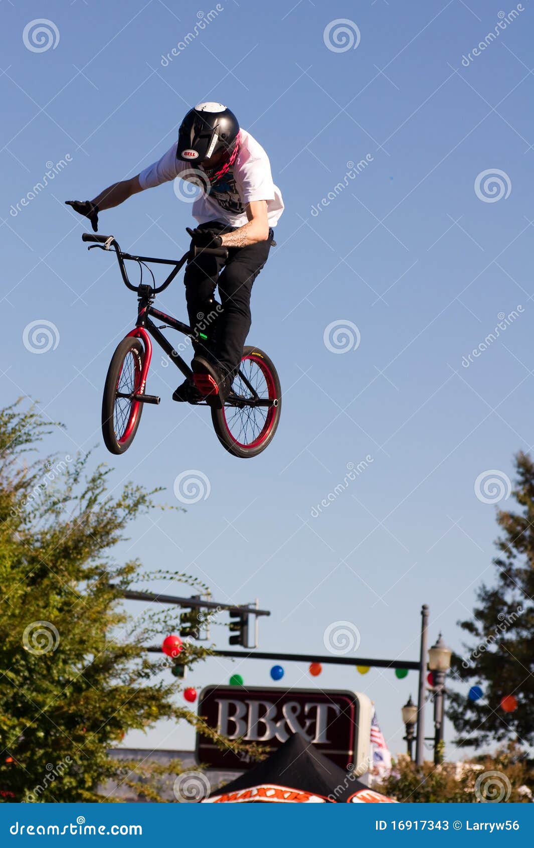 ESTOU APRENDENDO A DAR 360 - GRAU NA BIKE MONTADINHA 