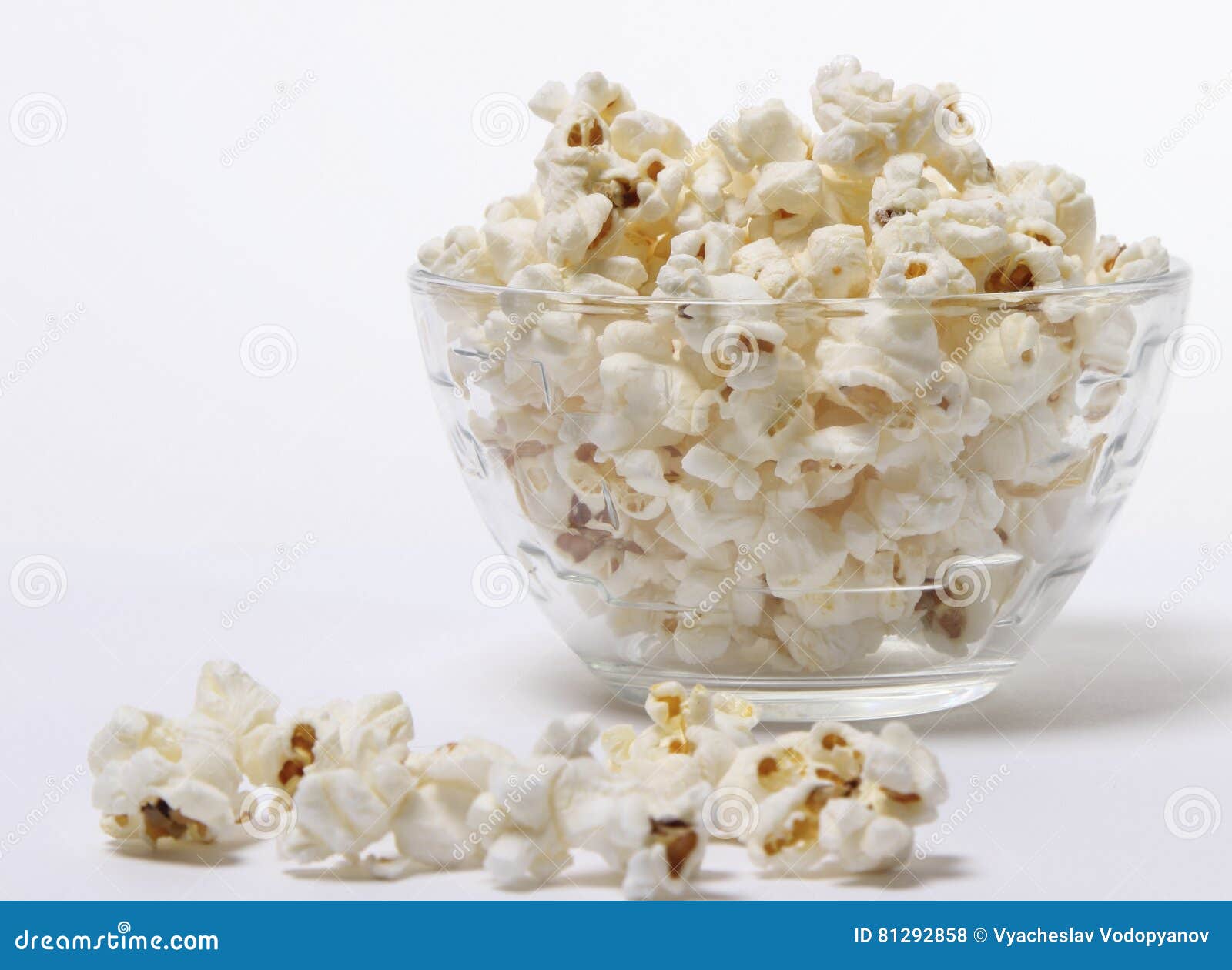 Salziges Popcorn Auf Einem Weißen Hintergrund Stockfoto Bild von salzig, geschmackvoll 81292858