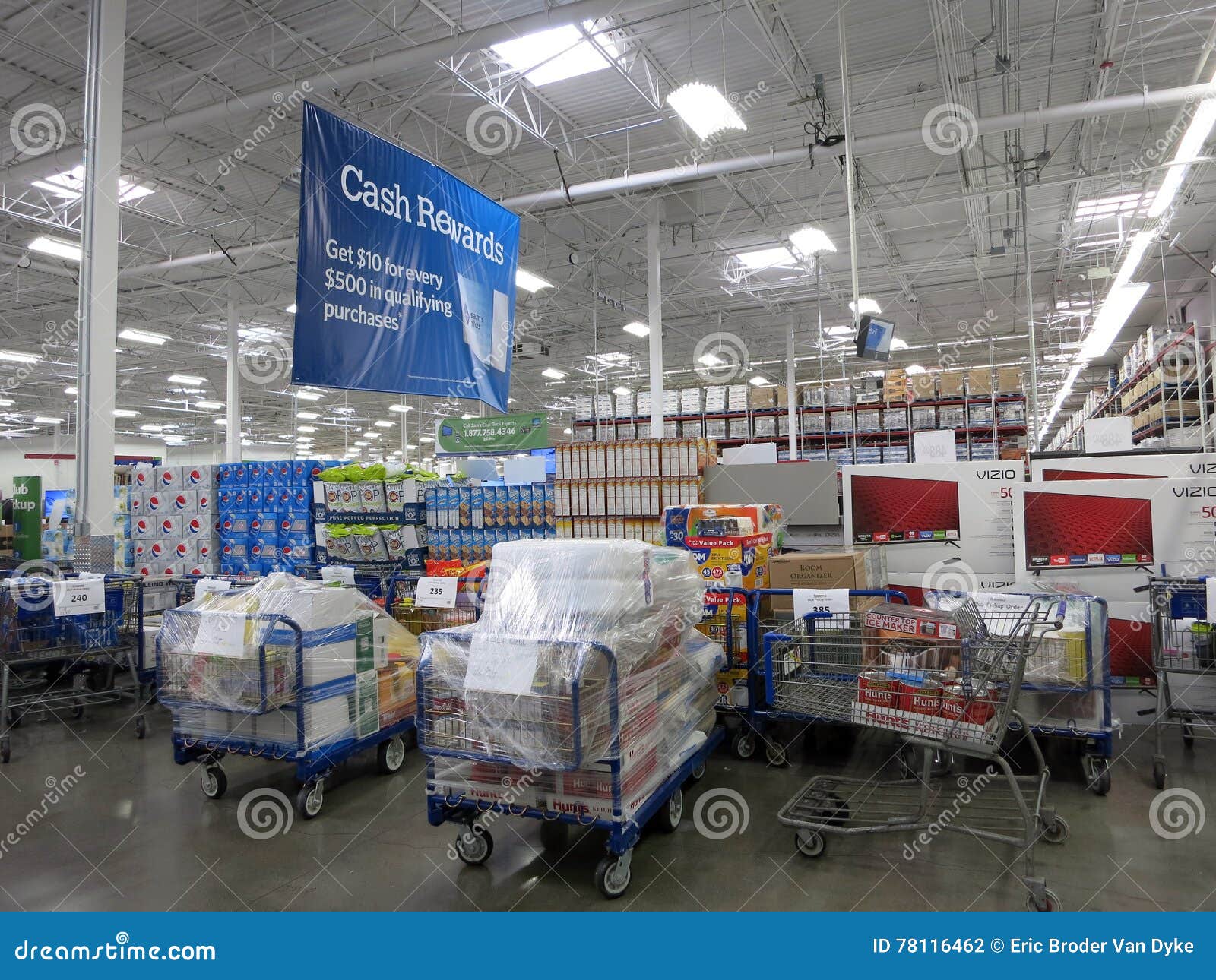 Sam S Club Interior with Pick Up Orders Ready for Pick Up and Pr Editorial  Photography - Image of corporate, membership: 78116462