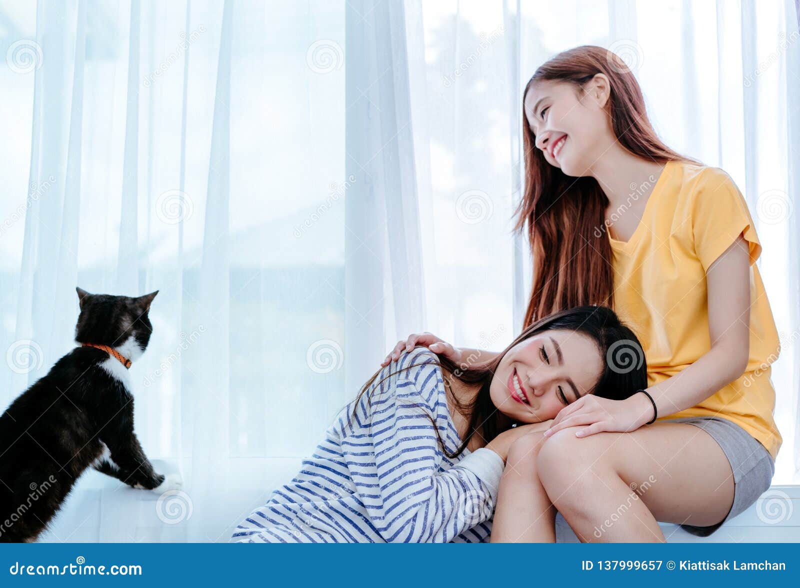 Same Sex Asian Lesbian Couple Lover Playing Cute Cat Pet Stock Image -  Image of little, bedroom: 137999657