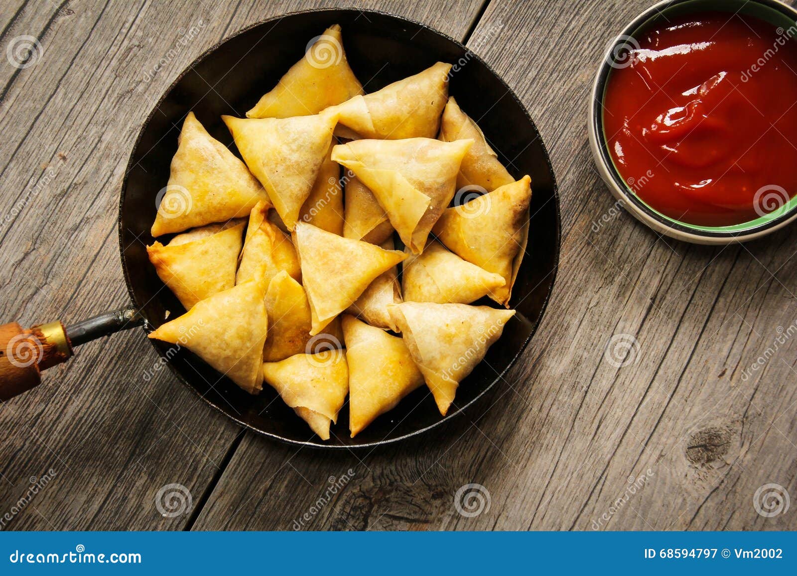 Samosas Indian Snack in Frying Pan Stock Image Image of snack, sauce 68594797