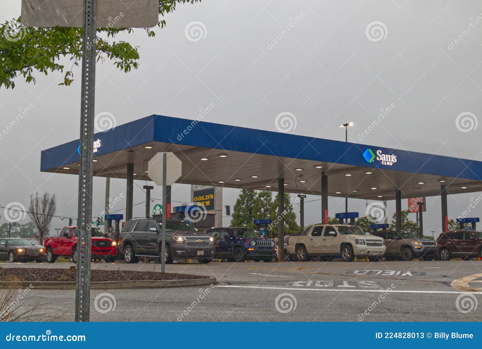 Sams Club Gas Panic Lines Colonial Pipeline Hack Editorial Stock Photo -  Image of lines, fuel: 224828013