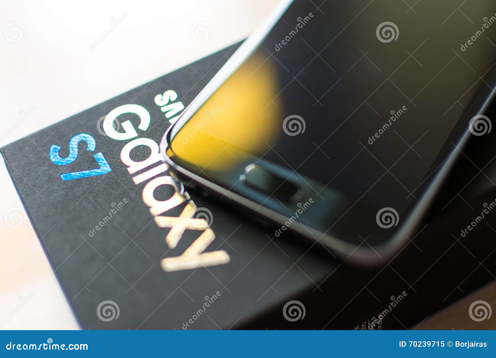 Samsung-Melkweg S7. Samsung-Melkwegs7 mobiele telefoon, en officiële doos